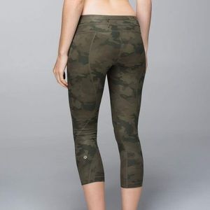 Lululemon Camo Cropped Leggings